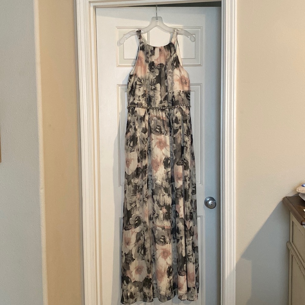 Pink and gray floral David’s Bridal Dress NWT womens size 10 WTH POCKETS!